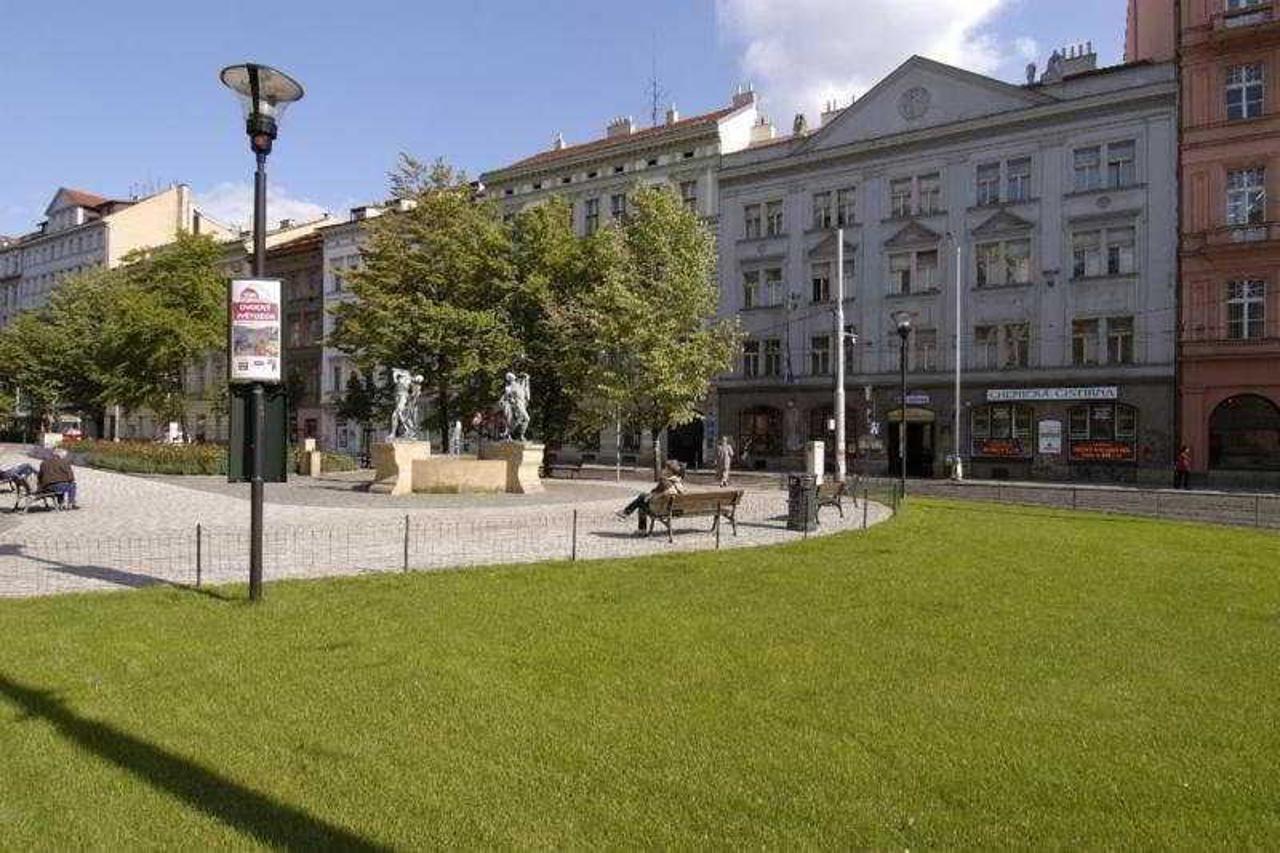 Hostel Junior Prag Exteriör bild