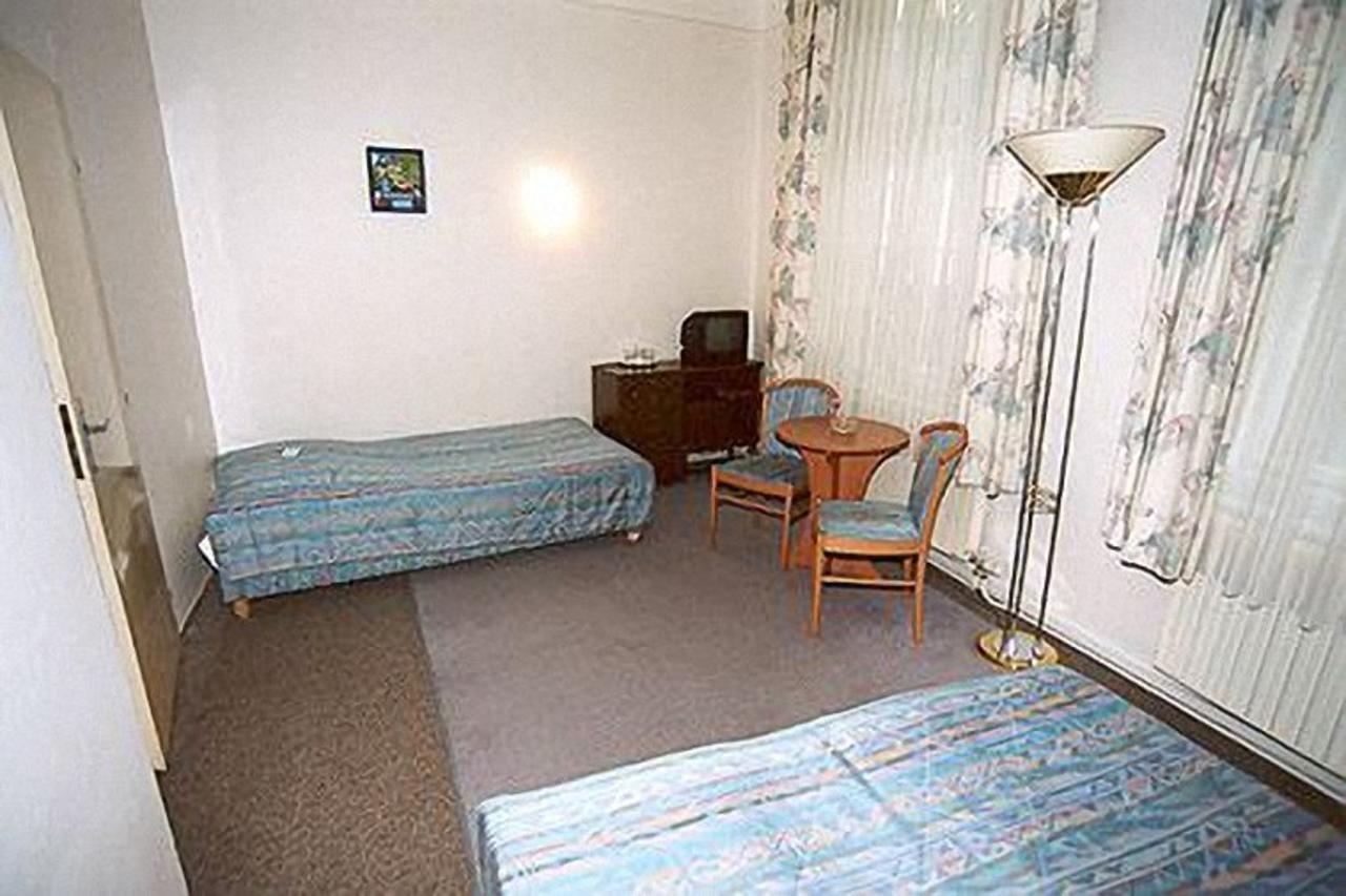 Hostel Junior Prag Exteriör bild